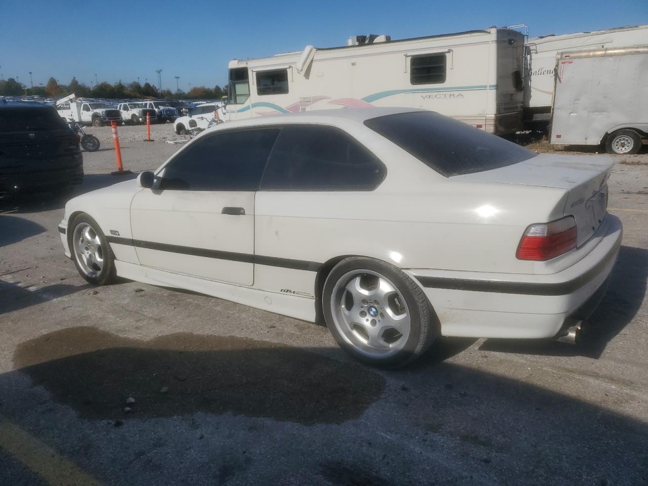 Фото: WBSBF9325SEH01806