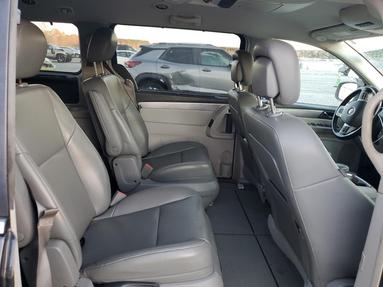 2011 Volkswagen Routan Se VIN: 2V4RW3DG6BR717211 Lot: 91384995