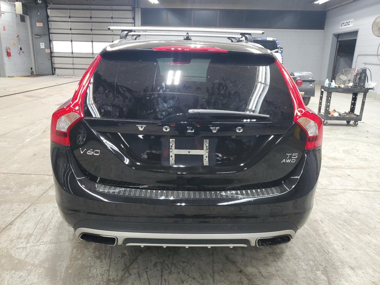 2016 Volvo V60 Cross Country Platinum VIN: YV4612HM3G1013644 Lot: 93874325