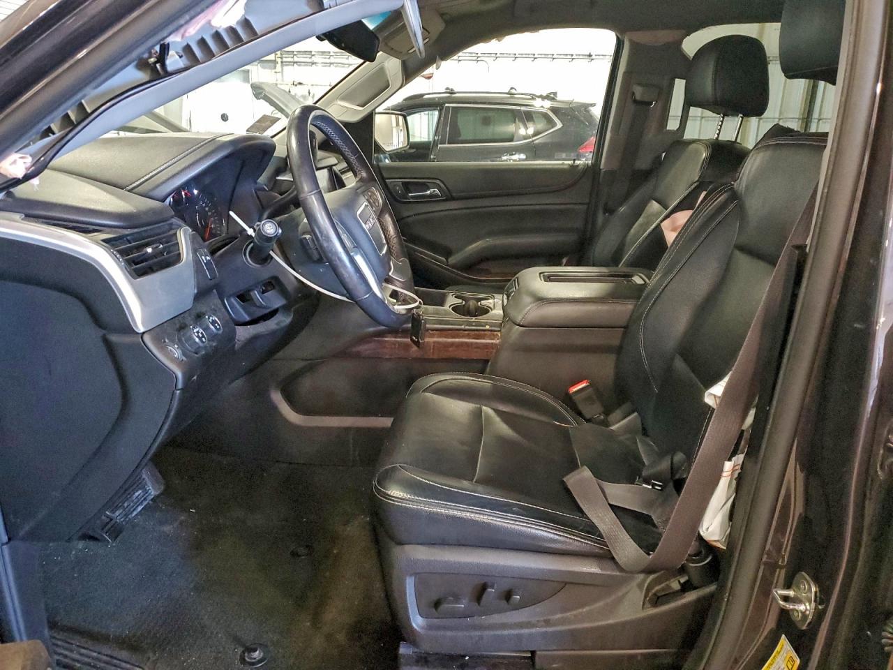 2017 GMC Yukon Xl K1500 Sle VIN: 1GKS2FKC5HR138206 Lot: 93975525