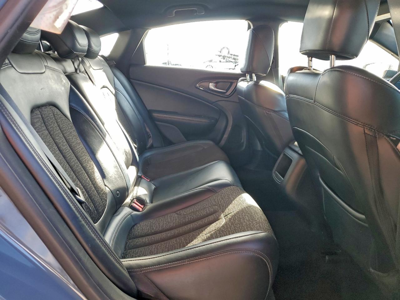 2015 Chrysler 200 S VIN: 1C3CCCBB3FN680478 Lot: 94240285