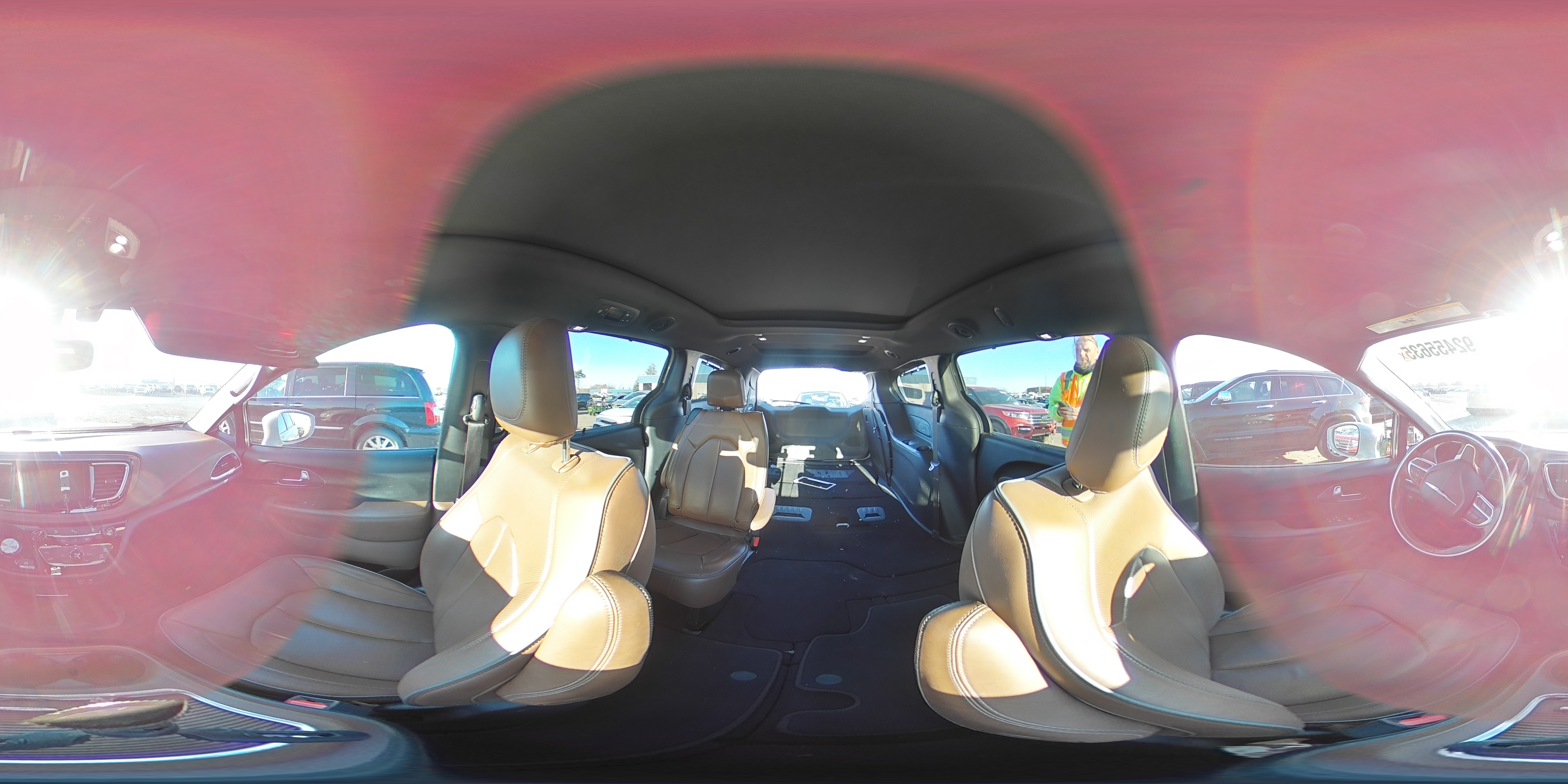 2020 Chrysler Pacifica Limited VIN: 2C4RC1GG2LR135692 Lot: 92455635