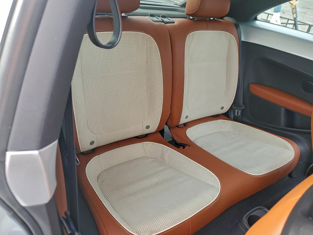 2015 Volkswagen Beetle 1.8T VIN: 3VWF17AT6FM606558 Lot: 94570165