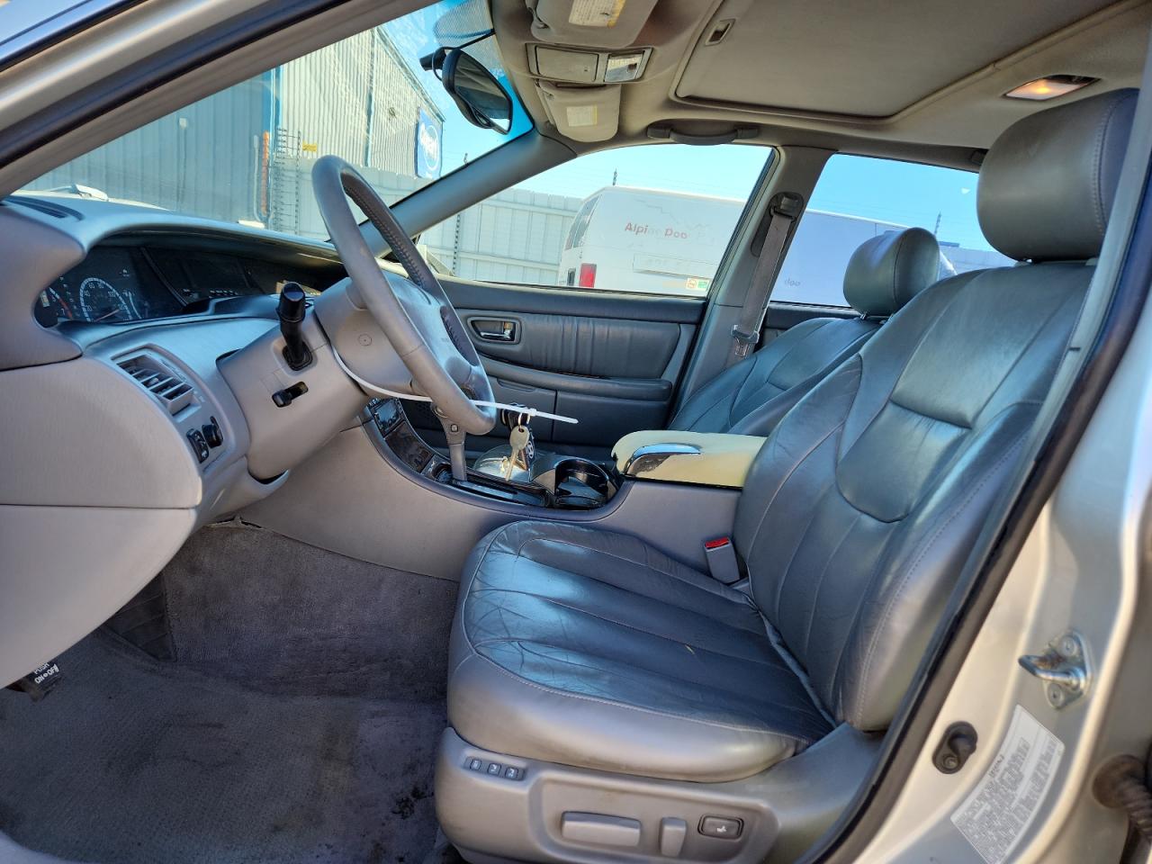 2001 Toyota Avalon Xl VIN: 4T1BF28B31U176975 Lot: 90748915