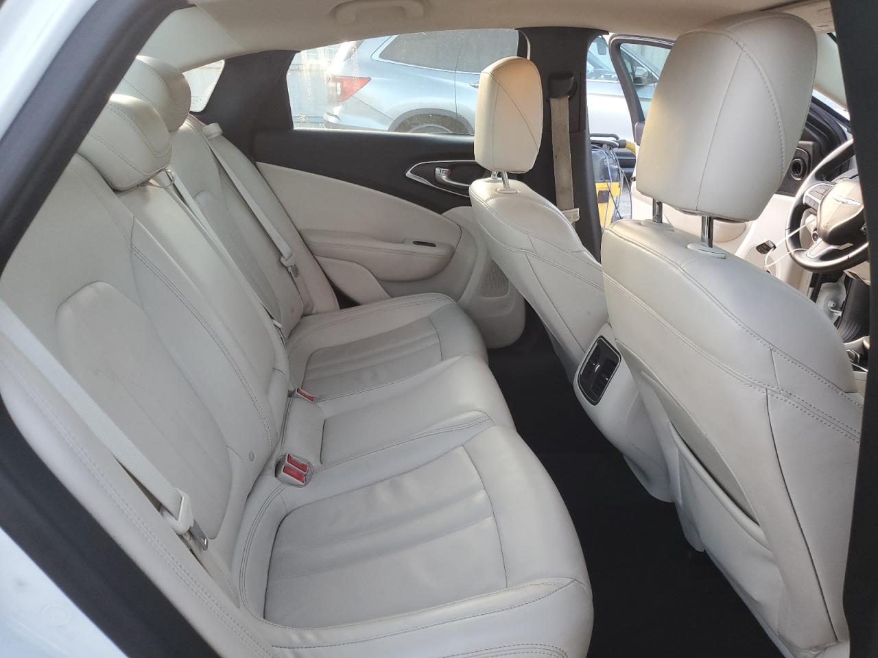 2015 Chrysler 200 C VIN: 1C3CCCCG4FN510513 Lot: 92380105