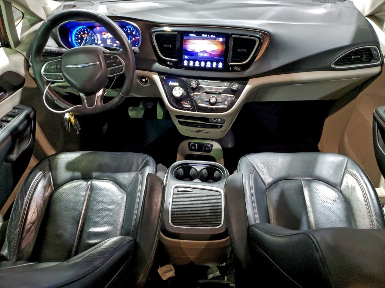 2017 Chrysler Pacifica Touring L Plus VIN: 2C4RC1EG8HR628352 Lot: 92806365