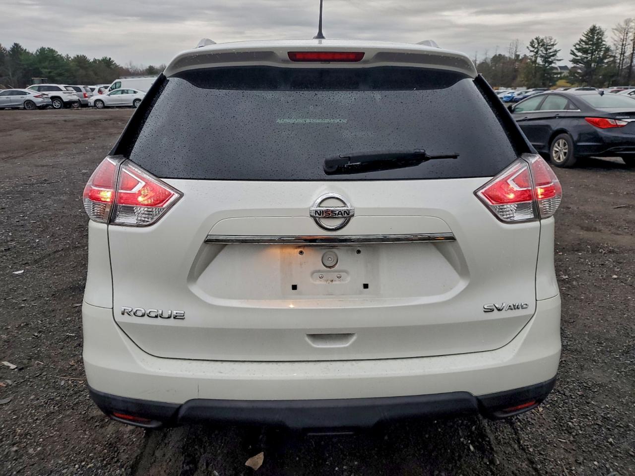 2015 Nissan Rogue S VIN: KNMAT2MV6FP575460 Lot: 94080605