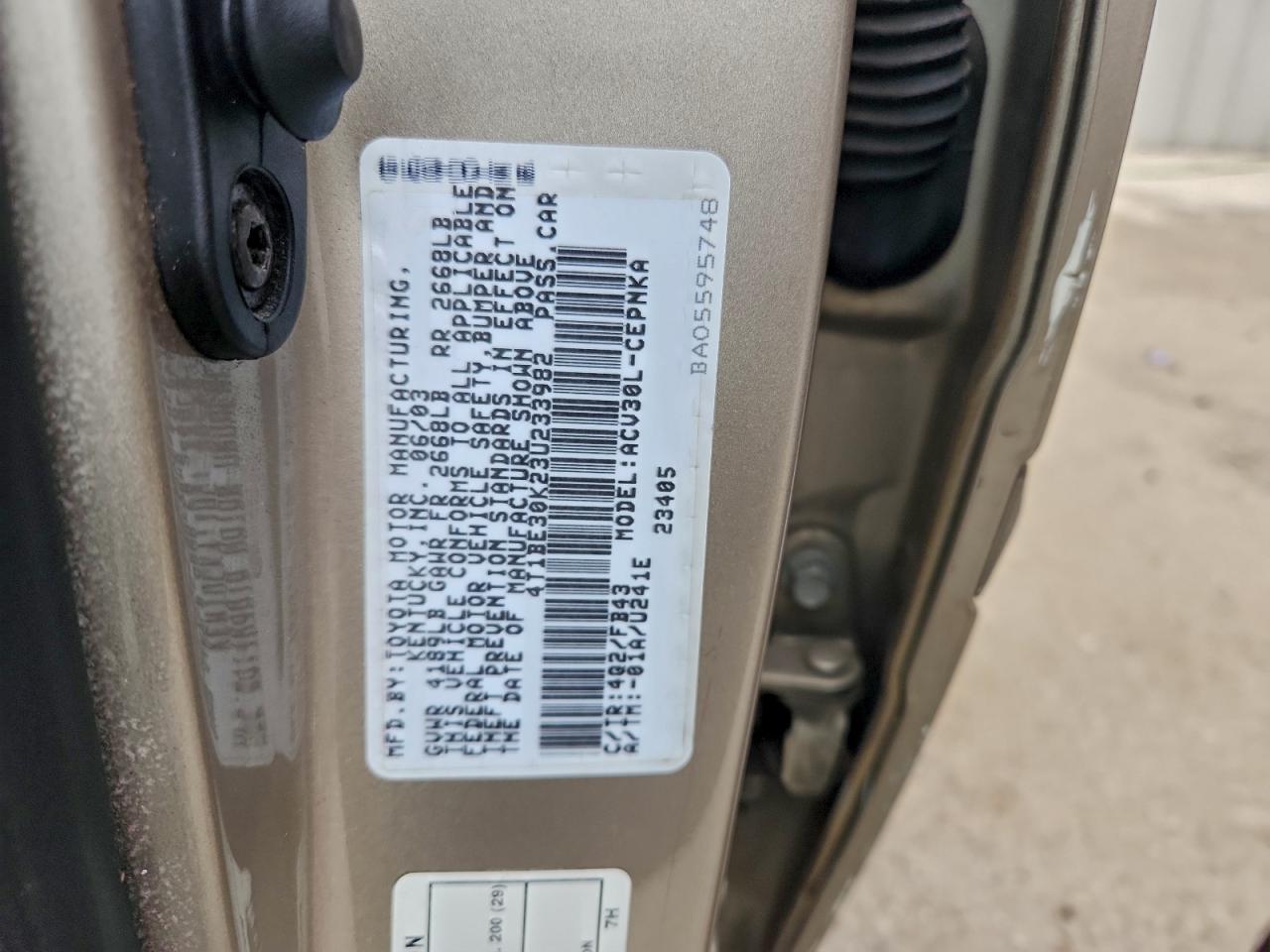 2003 Toyota Camry Le VIN: 4T1BE30K23U233982 Lot: 92951375