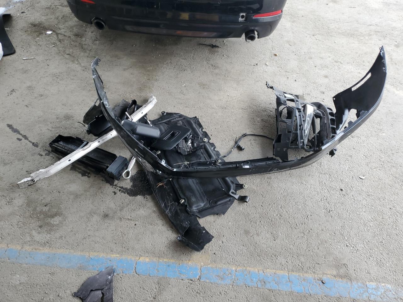 Фото: WBAJA5C51JG899673