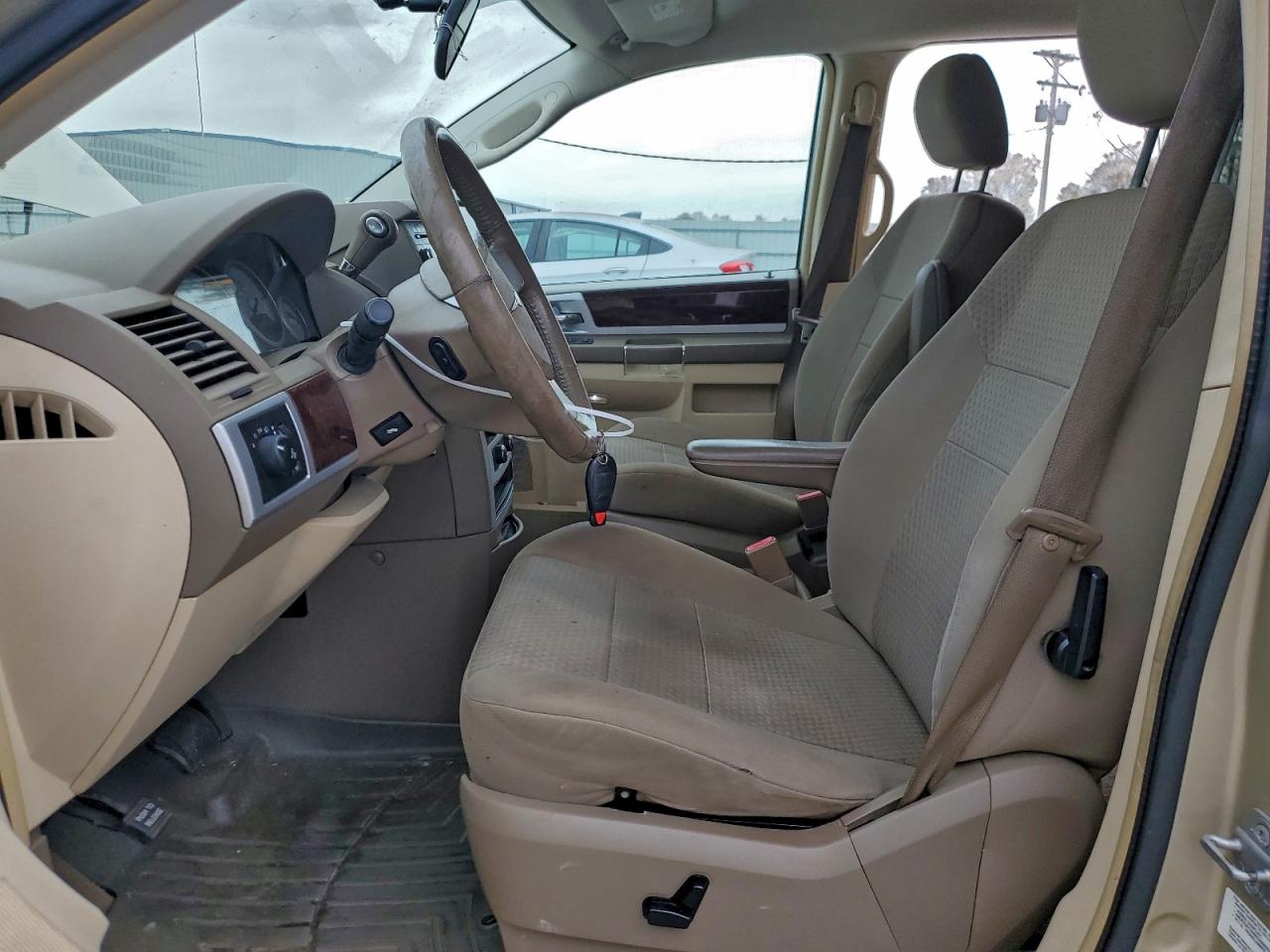 2010 Chrysler Town & Country Touring VIN: 2A4RR5D13AR189757 Lot: 94241455