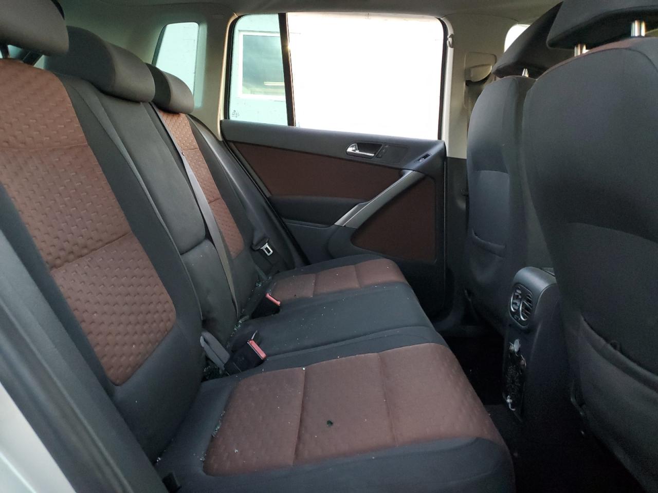 2009 Volkswagen Tiguan S VIN: WVGAV75N29W526350 Lot: 92901105