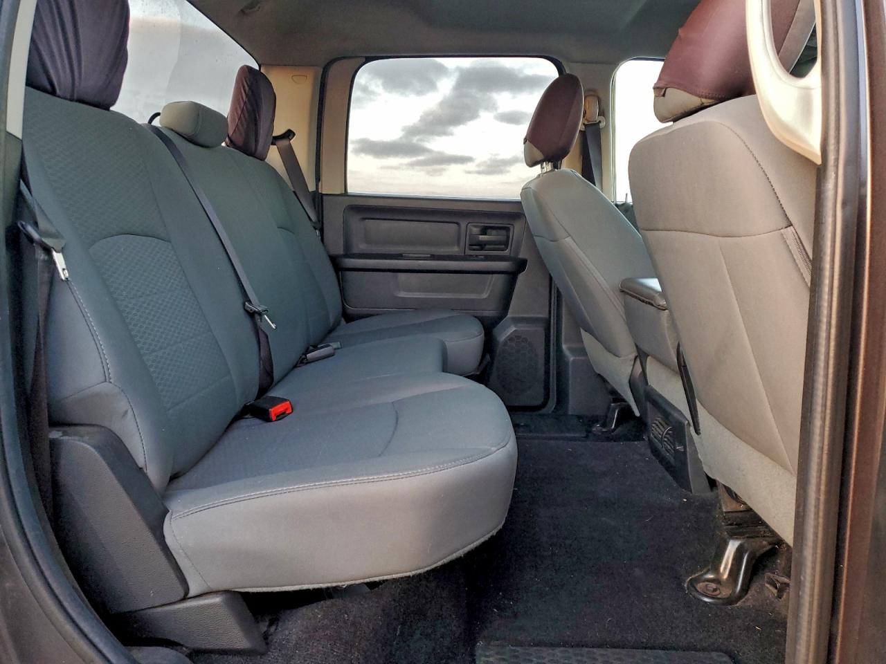 2015 Ram 1500 St VIN: 1C6RR6KG7FS512532 Lot: 94552575