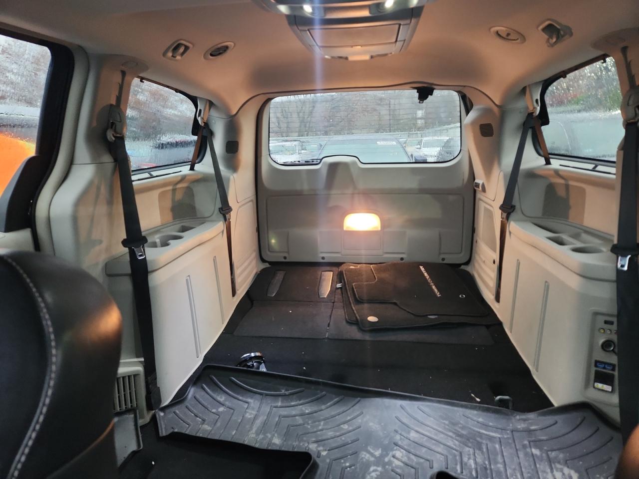 2015 Chrysler Town & Country Limited Platinum VIN: 2C4RC1GG0FR655863 Lot: 90673645