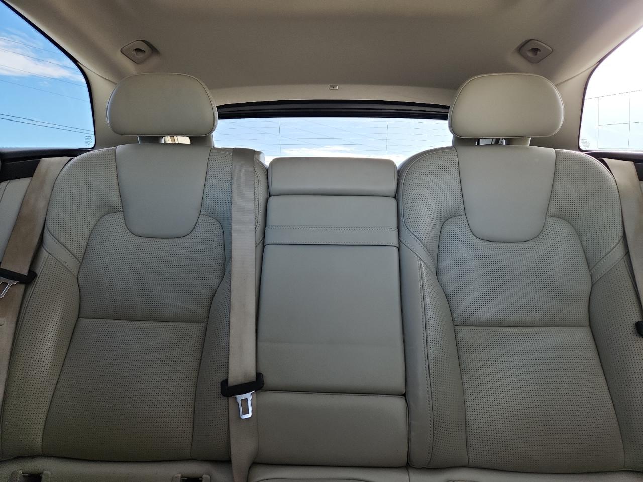 2018 Volvo Xc60 T5 Inscription VIN: YV4102RL1J1028461 Lot: 93299885