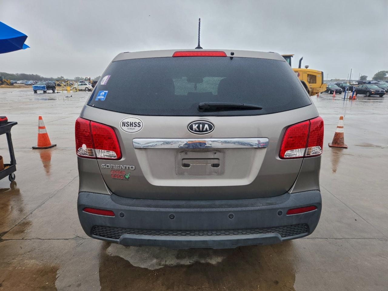 2011 Kia Sorento Base VIN: 5XYKT3A14BG085219 Lot: 94353145