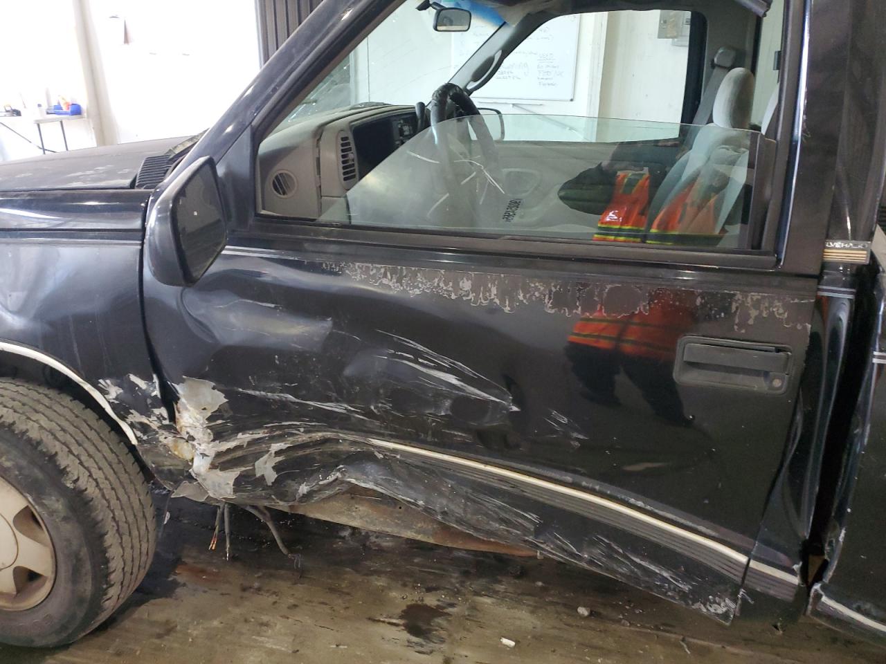 1996 Chevrolet Gmt-400 K1500 VIN: 1GCEK14R6TZ199540 Lot: 92503085