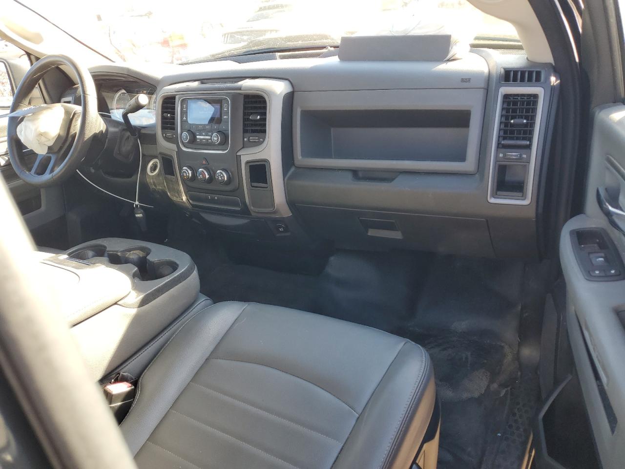 2015 Ram 1500 St VIN: 3C6JR6DTXFG683158 Lot: 91432255