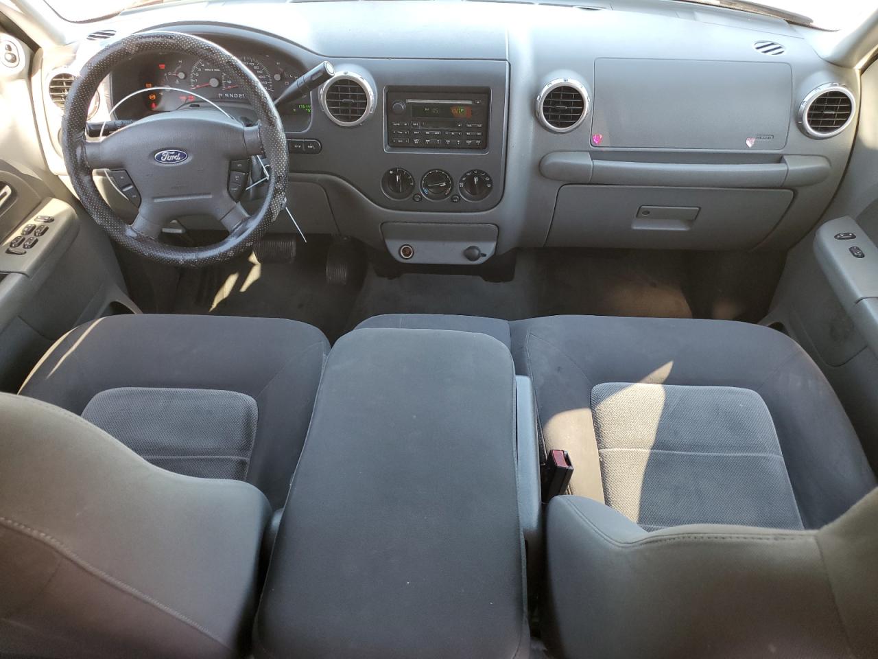 2004 Ford Expedition Xls VIN: 1FMRU13W54LB56598 Lot: 91817445