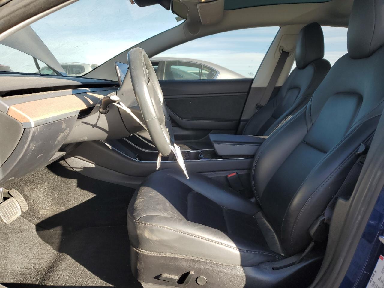 2018 Tesla Model 3 VIN: 5YJ3E1EAXJF042488 Lot: 92052885