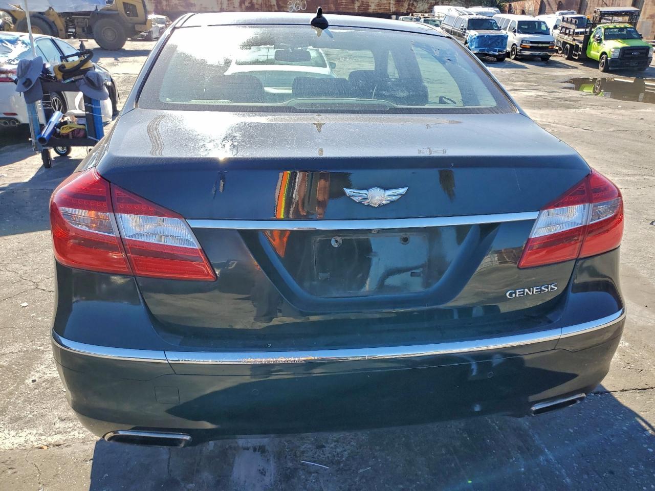 2013 Hyundai Genesis 3.8L VIN: KMHGC4DD7DU249027 Lot: 93967305