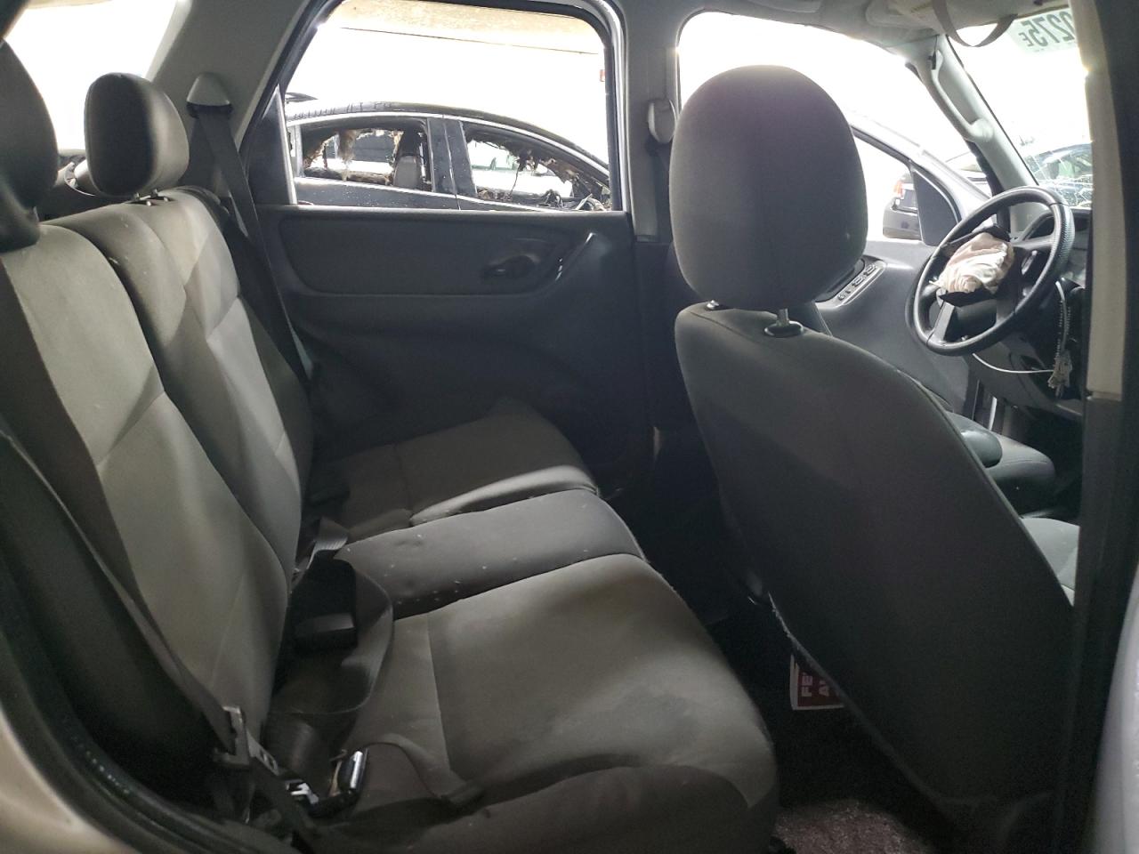 2003 Ford Escape Xls VIN: 1FMYU02113KE04264 Lot: 92330275