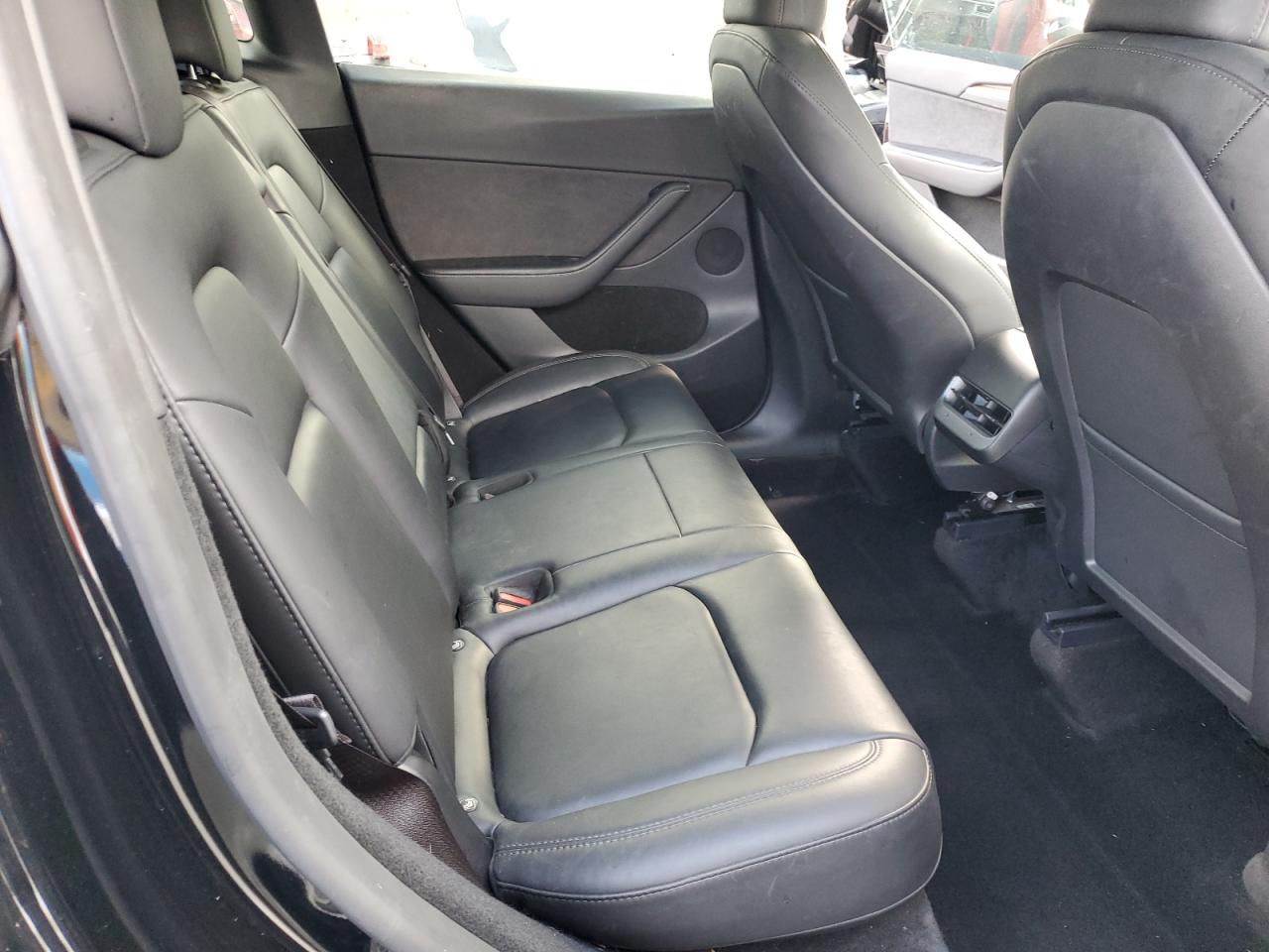 2024 Tesla Model Y VIN: 7SAYGDEE0RF002455 Lot: 93661315