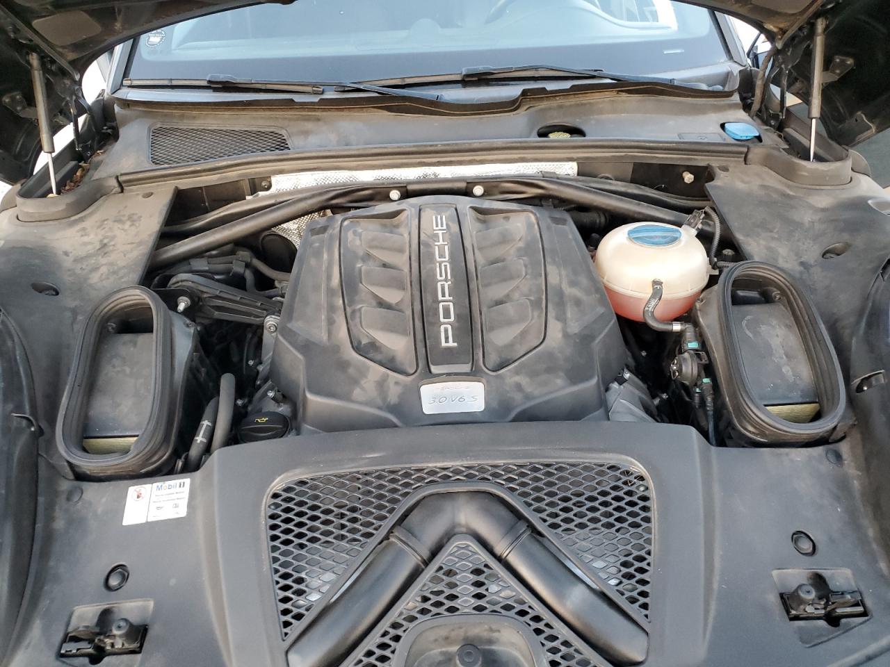 2017 Porsche Macan S VIN: WP1AB2A54HLB12667 Lot: 93657565