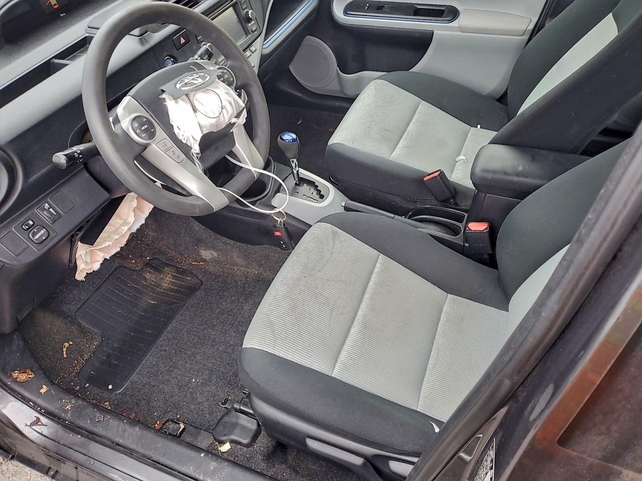 2013 Toyota Prius C VIN: JTDKDTB35D1047059 Lot: 94086115