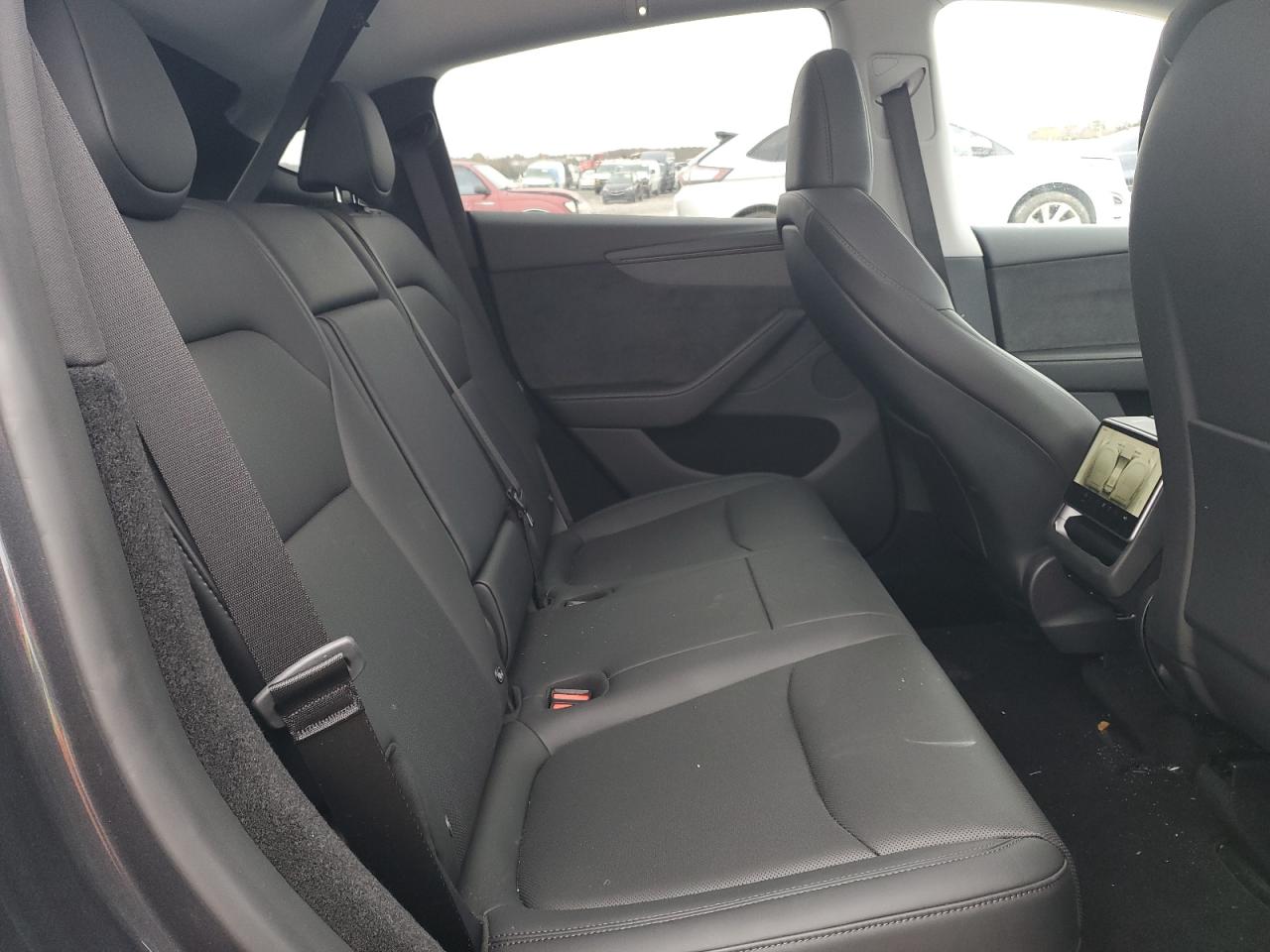 2026 Tesla Model Y VIN: 7SAYGDED2TA439465 Lot: 92226685