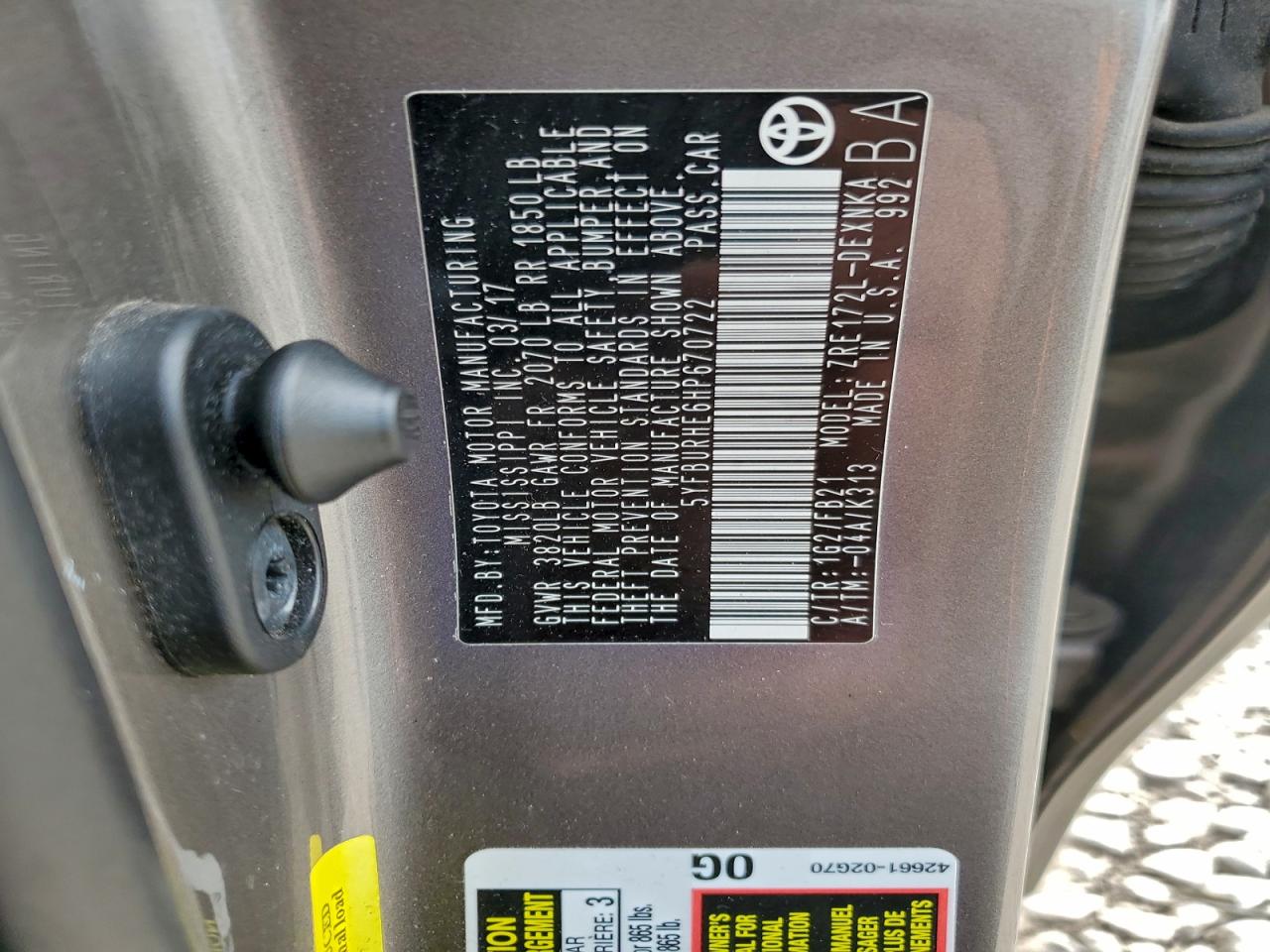 2017 Toyota Corolla L VIN: 5YFBURHE6HP670722 Lot: 94363735