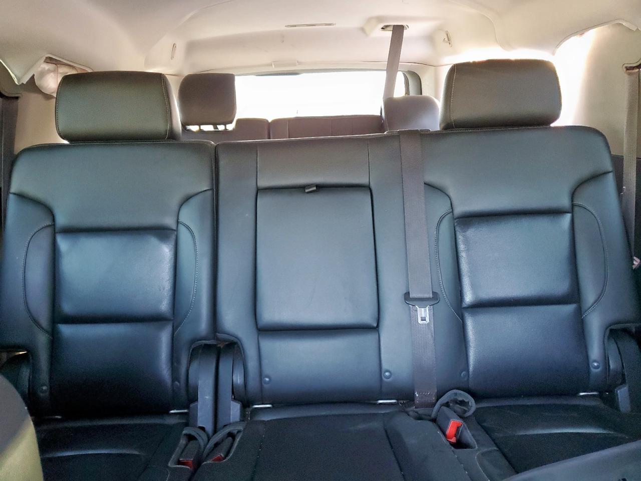 2015 Chevrolet Suburban C1500 Lt VIN: 1GNSCJKC7FR640103 Lot: 92284075