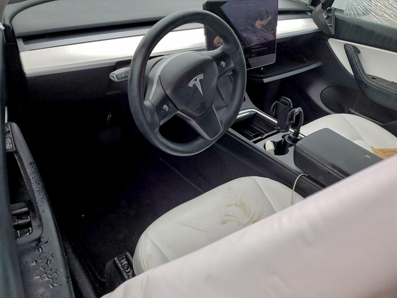 2022 Tesla Model Y VIN: 7SAYGDEE8NF400636 Lot: 94440925