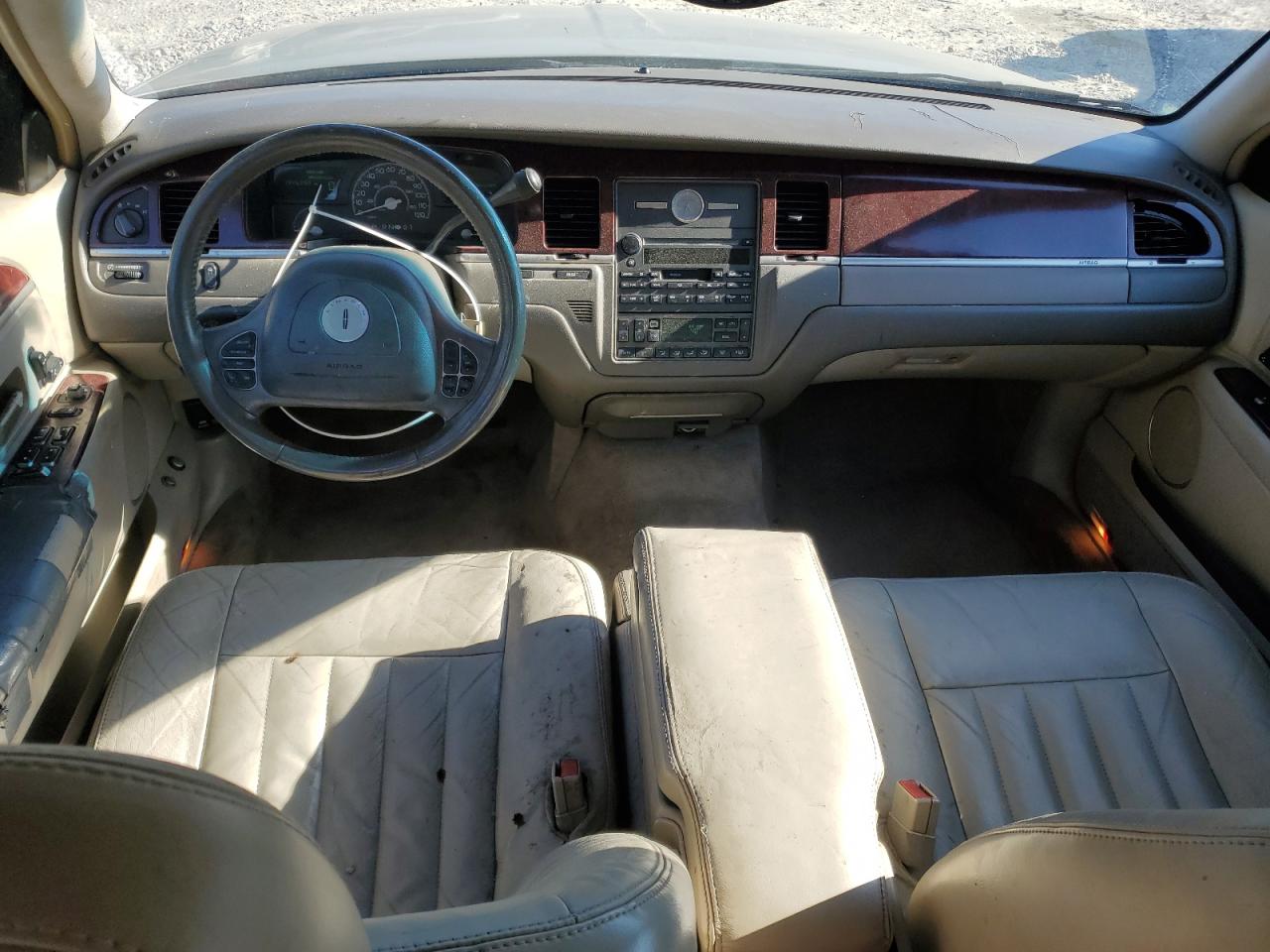 2004 Lincoln Town Car Executive VIN: 1LNHM81W34Y662151 Lot: 82414495