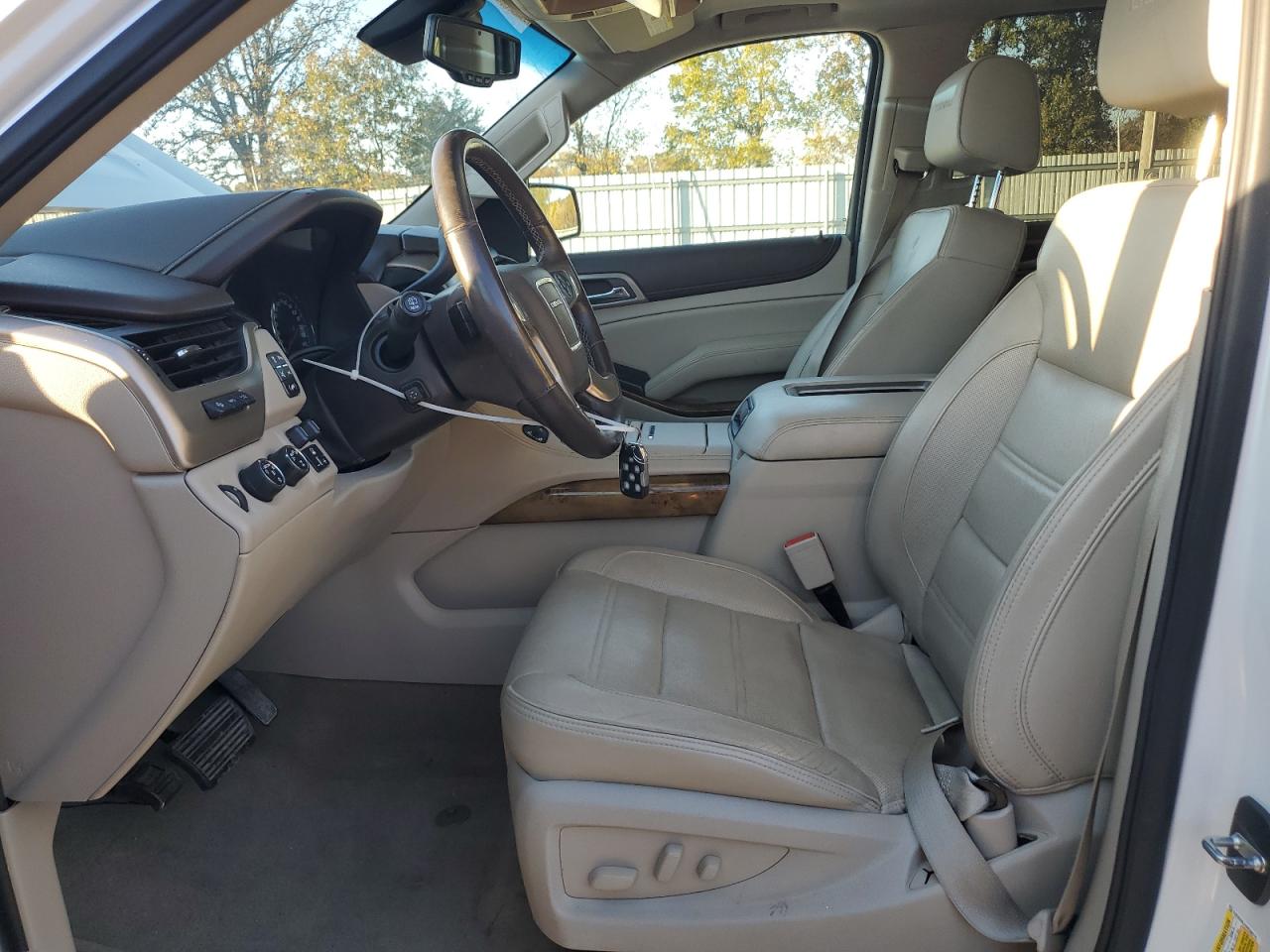 2017 GMC Yukon Xl Denali VIN: 1GKS2HKJ1HR266775 Lot: 90705805