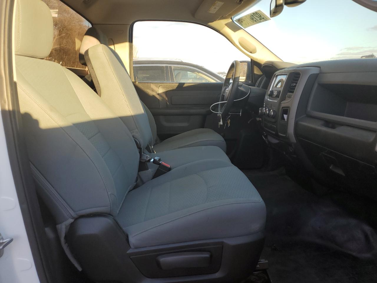 2019 Ram 1500 Classic Tradesman VIN: 3C6JR6DT1KG555188 Lot: 92190165