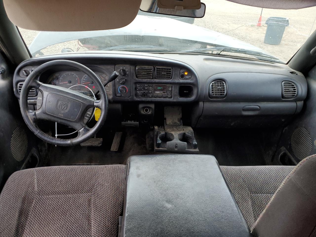 2001 Dodge Ram 1500 VIN: 1B7HC13Y41J608410 Lot: 91480565