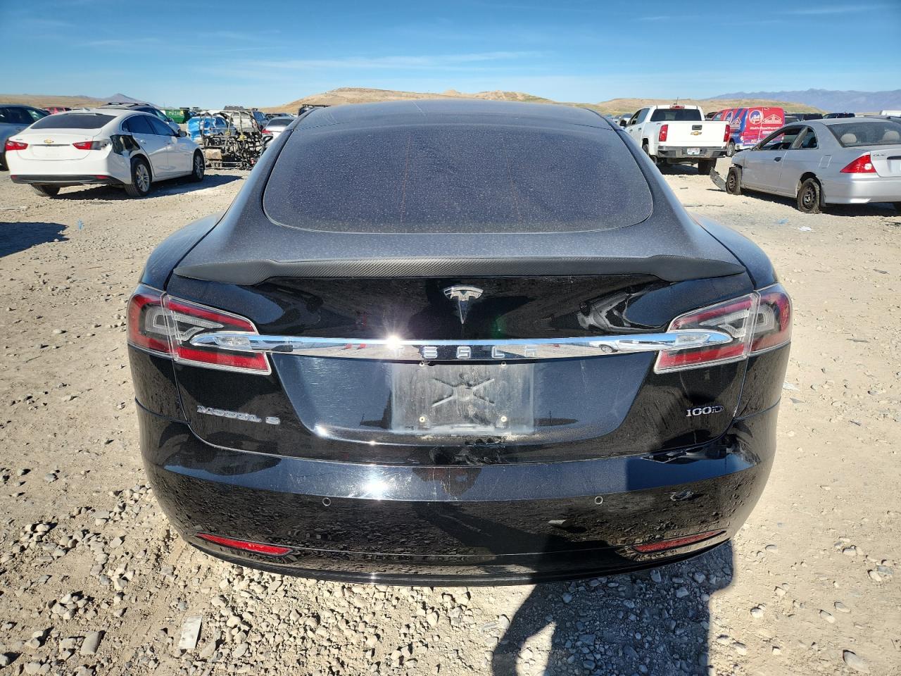 2017 Tesla Model S VIN: 5YJSA1E22HF233073 Lot: 92024465