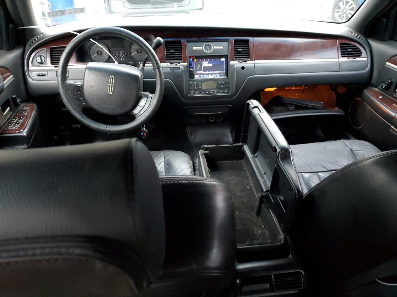 2007 Lincoln Town Car Executive L VIN: 1LNHM84W97Y634886 Lot: 91803445