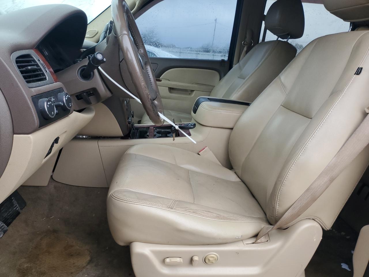 2010 Chevrolet Tahoe K1500 Ltz VIN: 1GNUKCE08AR154143 Lot: 91319275