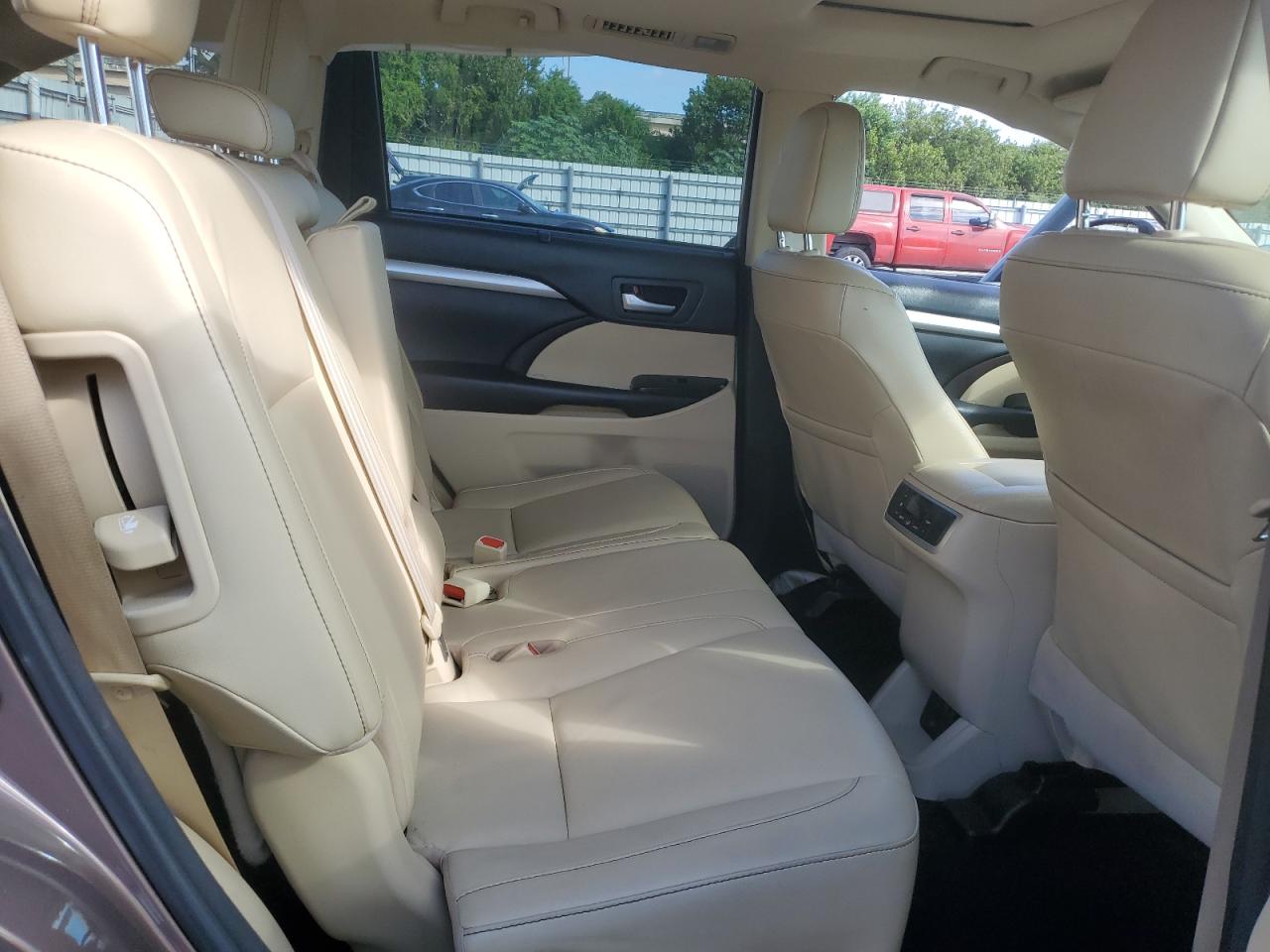 2018 Toyota Highlander Se VIN: 5TDKZRFH4JS247889 Lot: 91034895