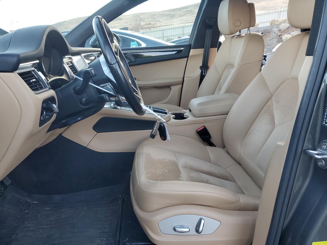 2018 Porsche Macan VIN: WP1AA2A59JLB08610 Lot: 93250545