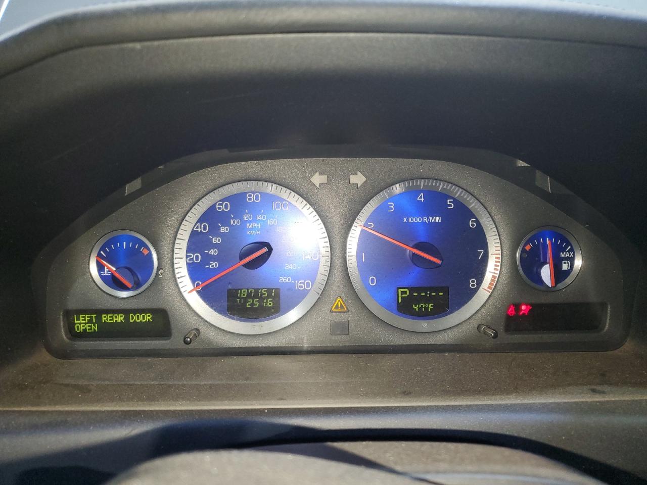 2005 Volvo V70 R VIN: YV1SJ527352477492 Lot: 92443995