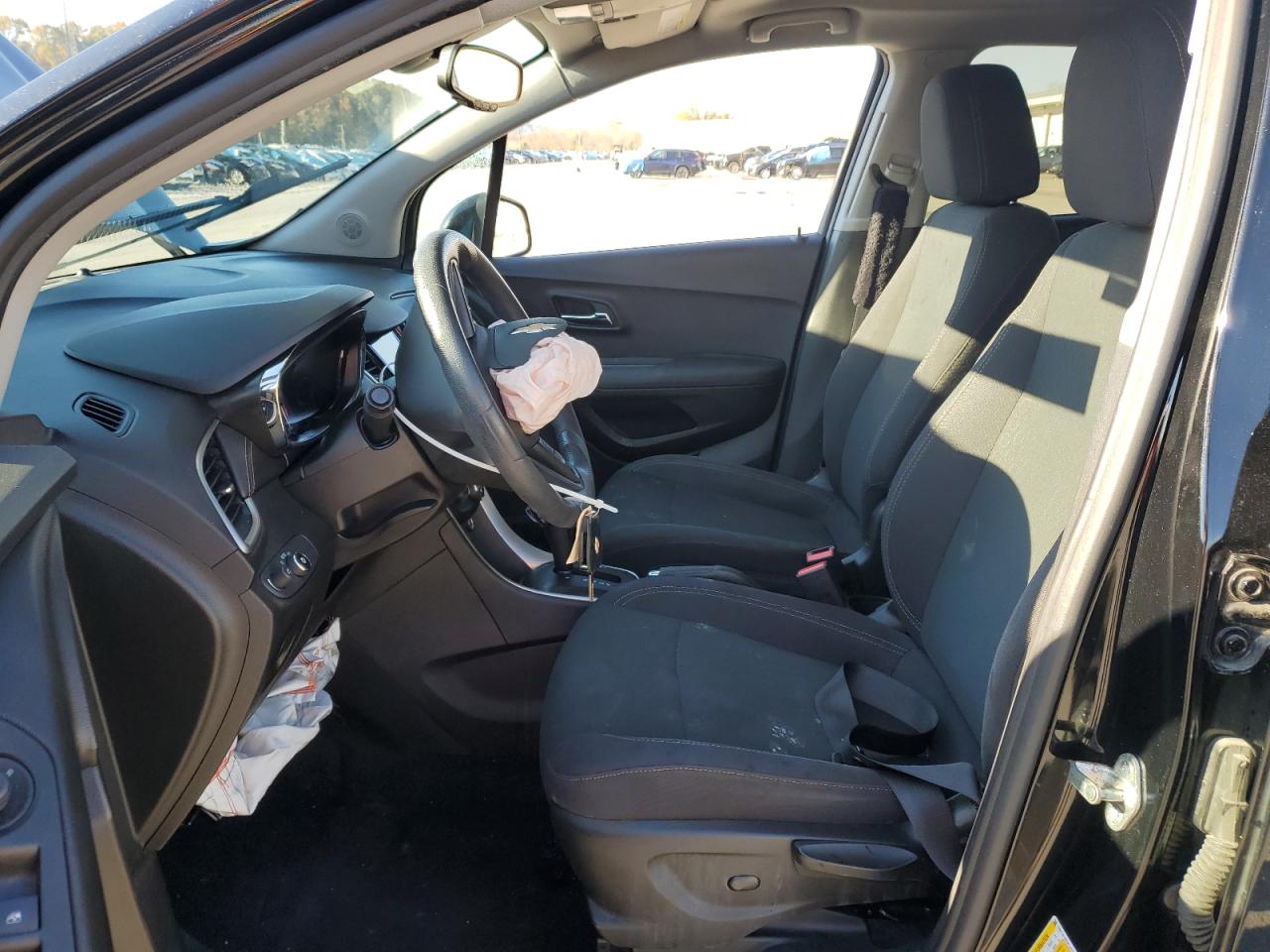 2019 Chevrolet Trax Ls VIN: 3GNCJKSB5KL297638 Lot: 90827375