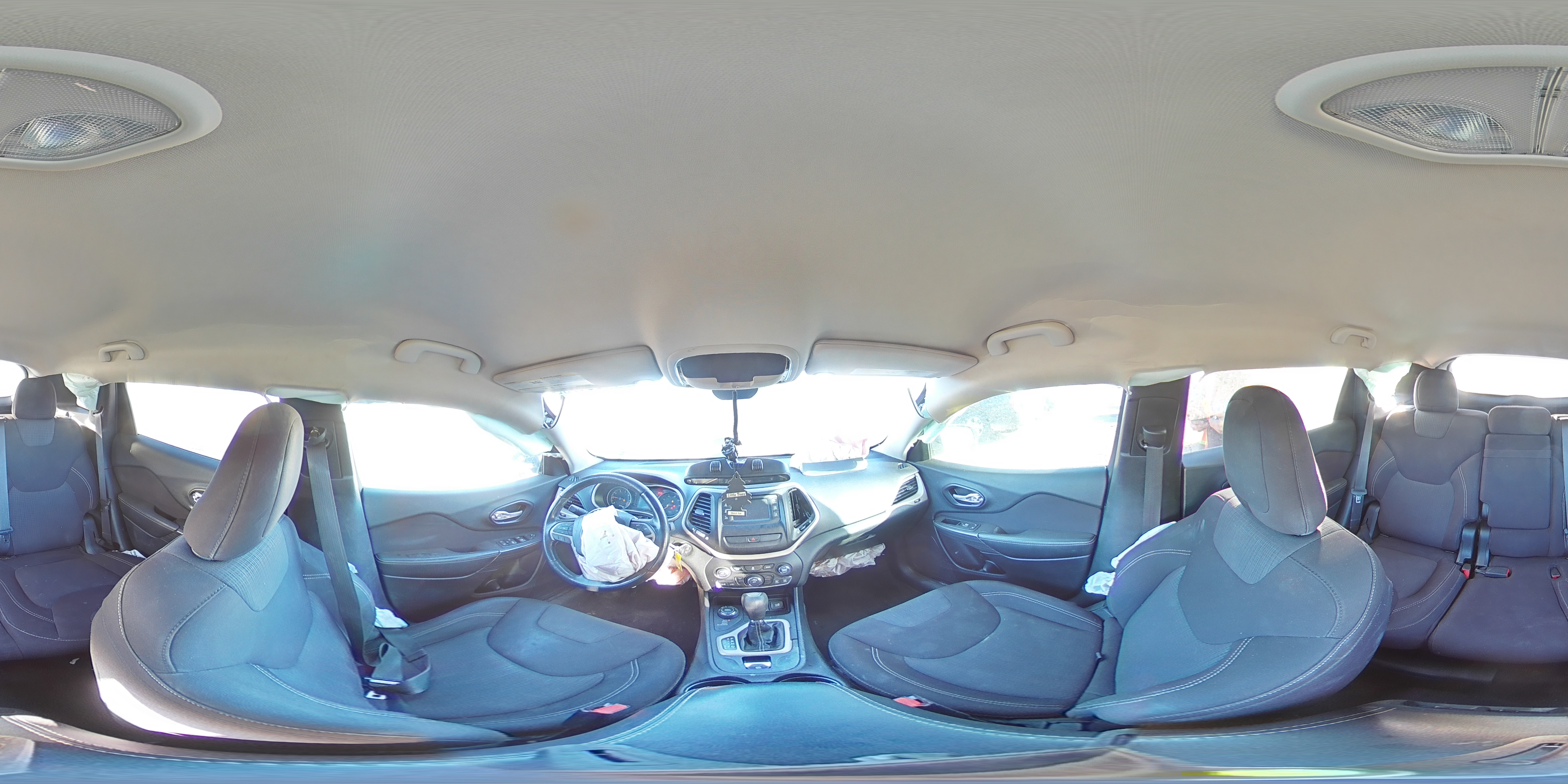 2015 Jeep Cherokee Latitude VIN: 1C4PJMCB7FW679593 Lot: 93190175