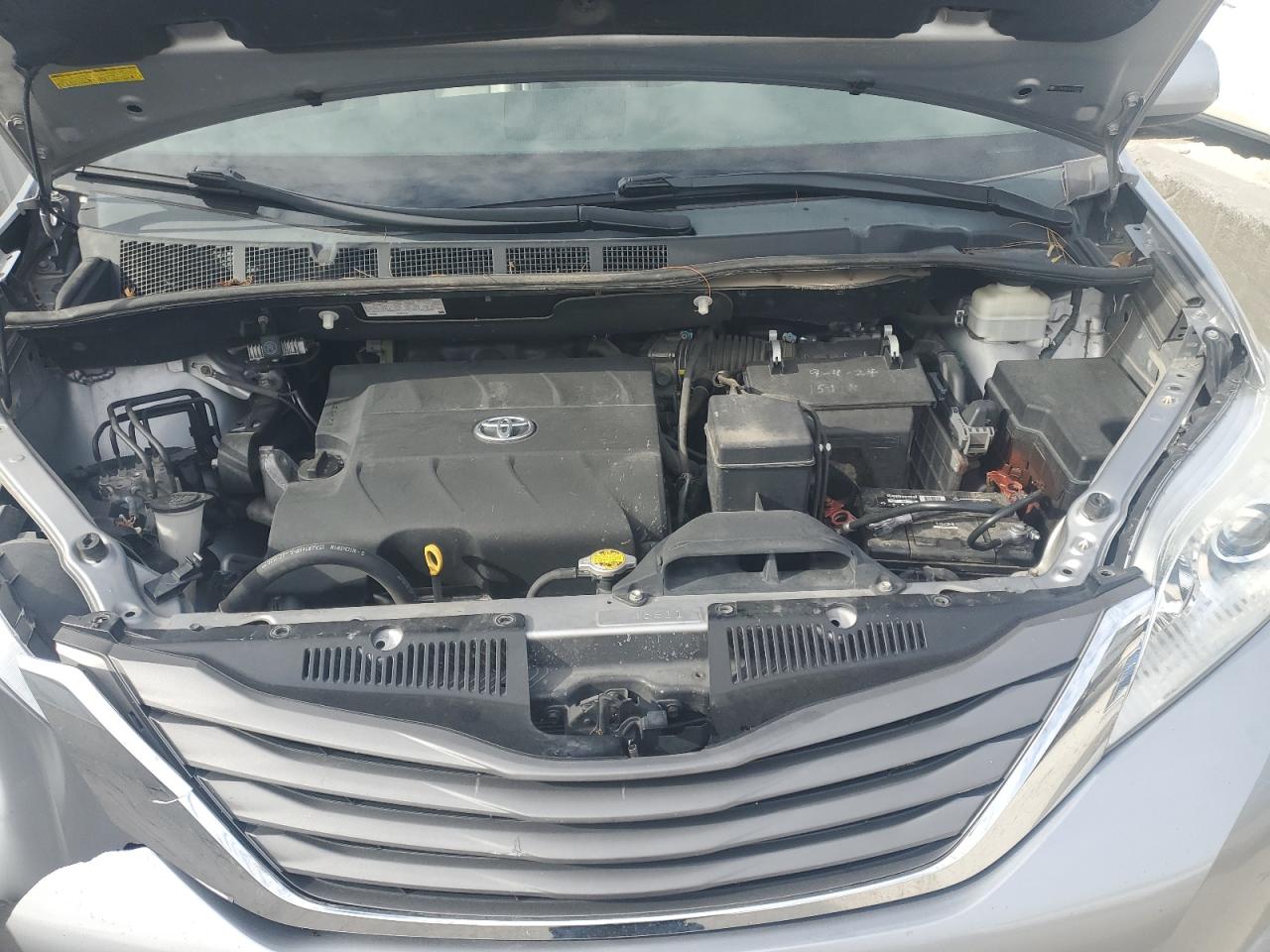 2012 Toyota Sienna Xle VIN: 5TDYK3DC5CS244361 Lot: 92138635