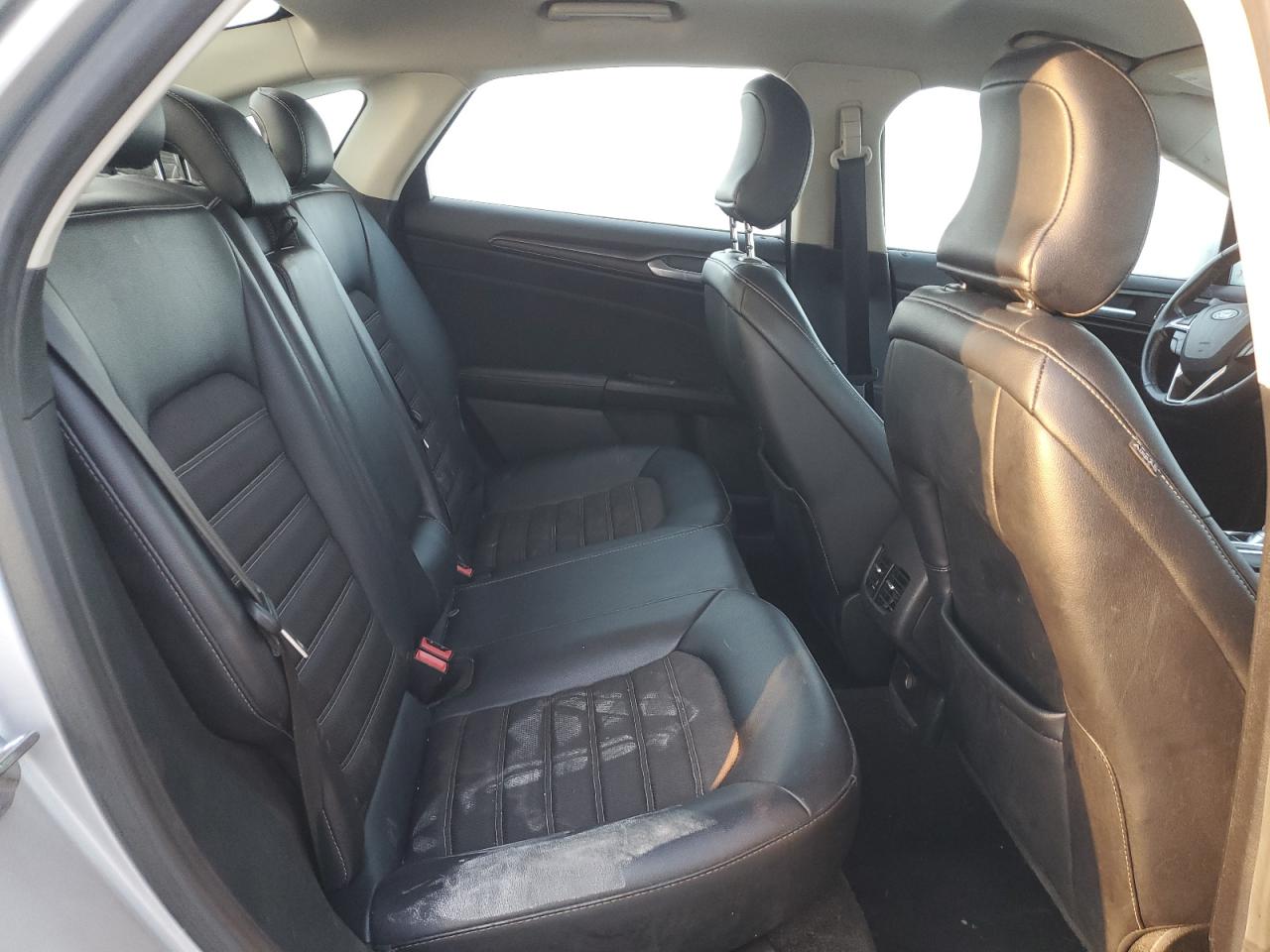 2018 Ford Fusion Se VIN: 3FA6P0HD3JR175587 Lot: 92636865