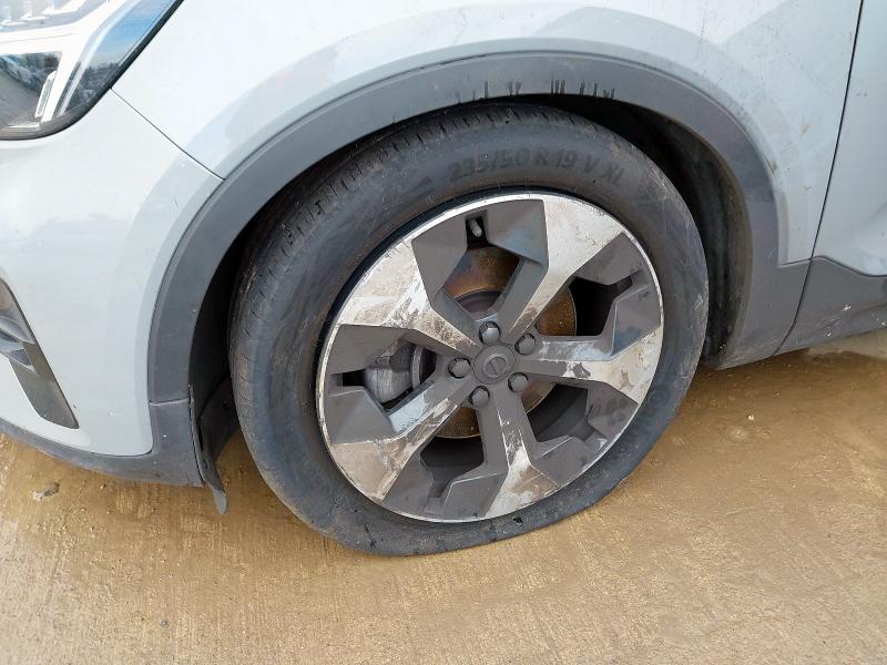 2025 VOLVO XC40 2.0 B4P PLUS DARK 5DR AUTO