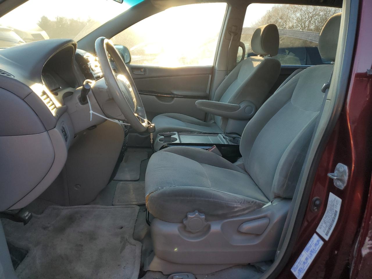 2004 Toyota Sienna Ce VIN: 5TDZA23C24S157067 Lot: 93496395