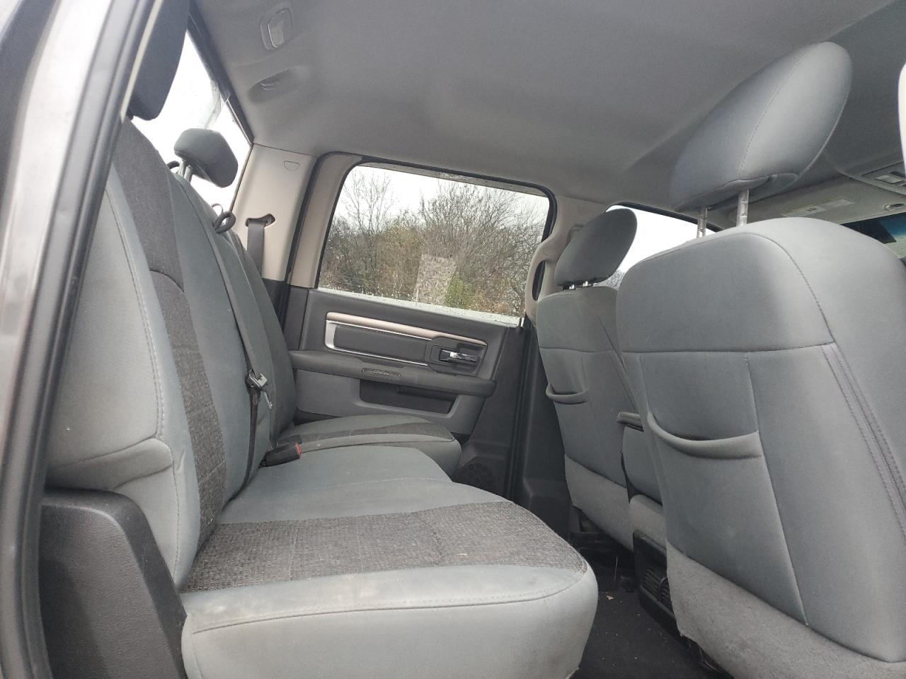 2018 Ram 1500 Slt VIN: 3C6RR7LT4JG219835 Lot: 92983025