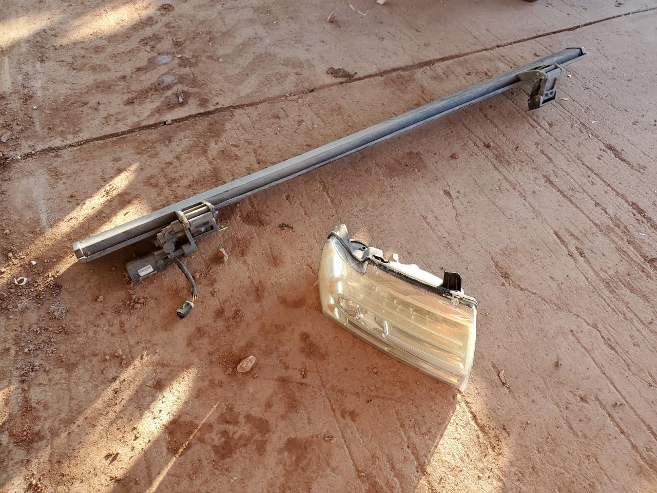 2010 Lincoln Navigator VIN: 5LMJJ2J50AEJ10924 Lot: 93597925